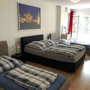 potsdamer-platz-top-spot-studio-1.find-berlin-hotels.com/